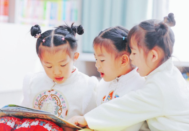 在“世界讀書日”來臨之際，高臺縣第四幼兒園孩子在參加“共讀一本書”活動.jpg